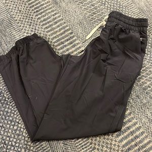 Never worn vuori joggers